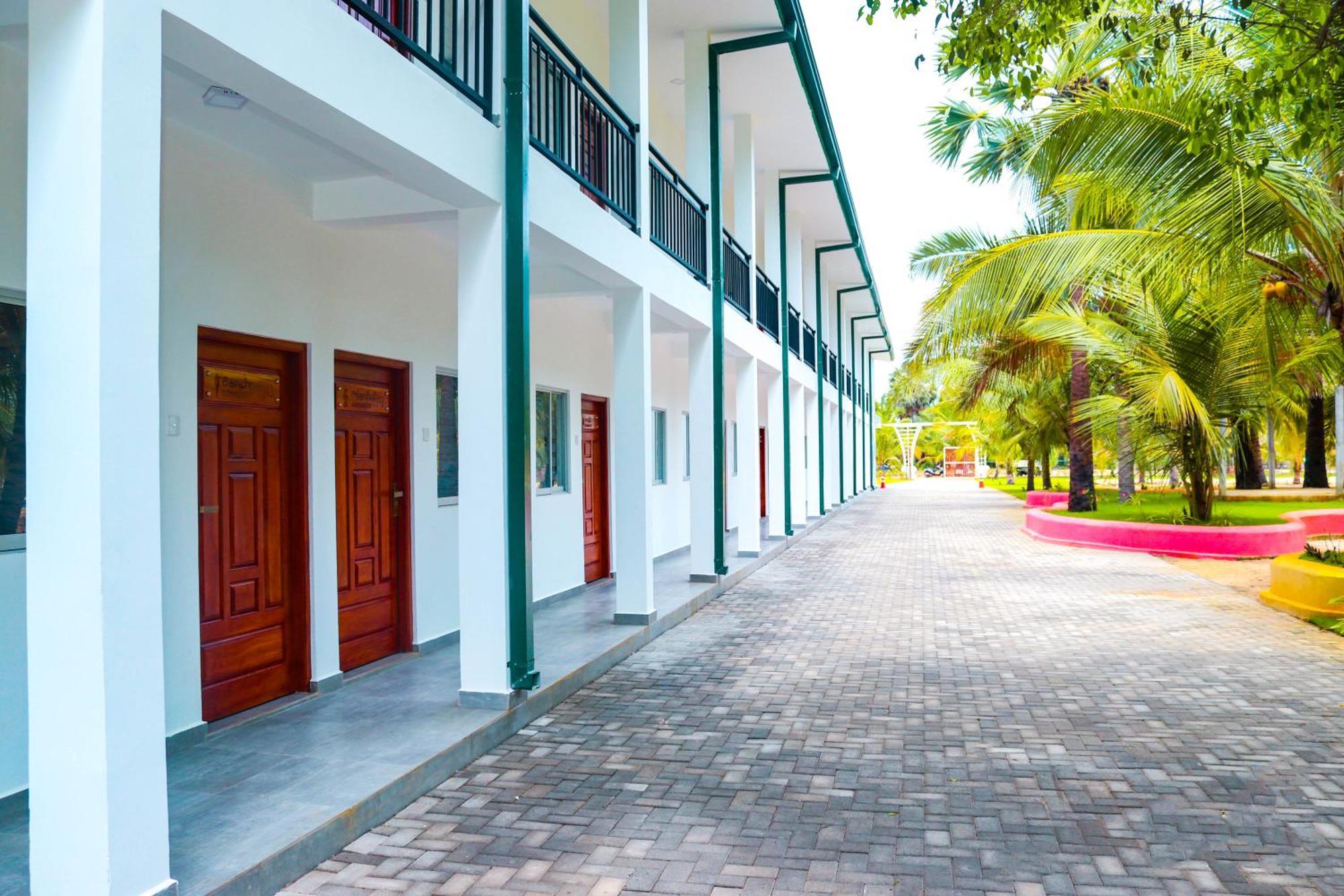 Reecha Resort & Hotel Kilinochchi Exterior photo